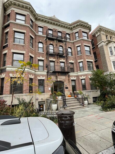 Front of Building - 1844 Columbia Rd NW