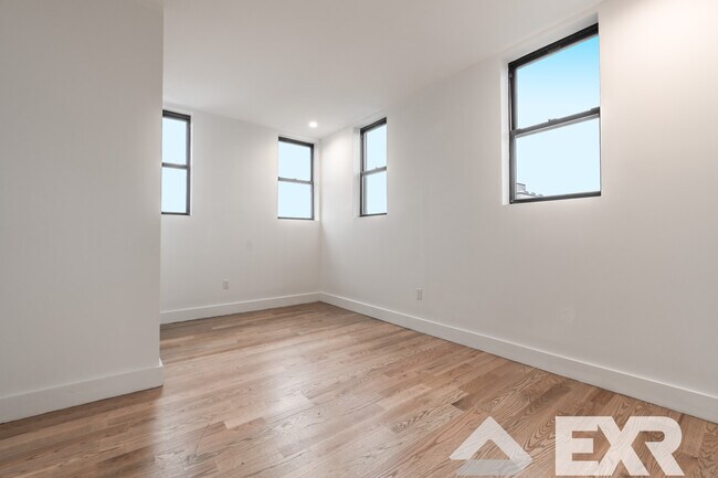 Building Photo - 406 Cornelia St