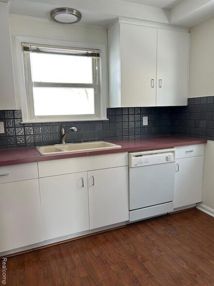 Building Photo - 13336 Balfour Ave