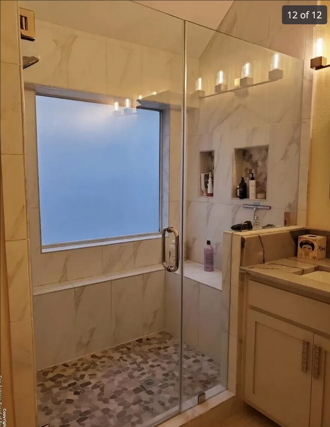 Building Photo - 5922 Hart Fld