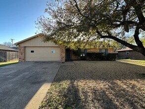 Building Photo - Single Family Home