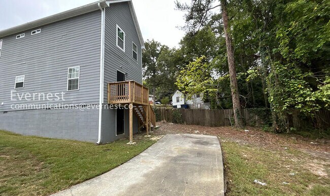 Building Photo - 2007 Morehouse Dr NW