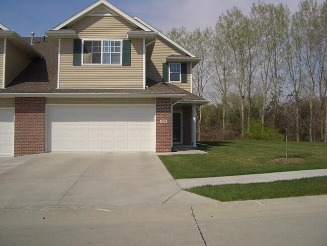 Building Photo - 1798 N 177th Plaza