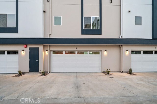Building Photo - 9613 Juniper Ave