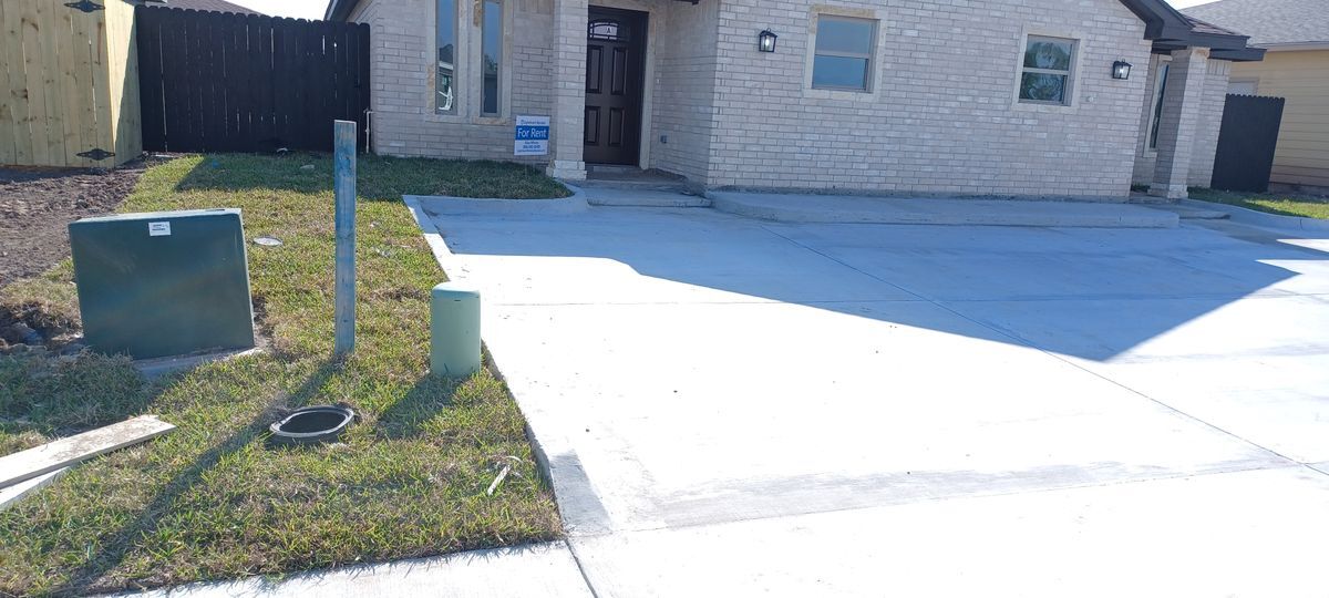 Building Photo - 634 Marrs Ave