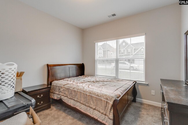 Building Photo - 322 Underhill Dr
