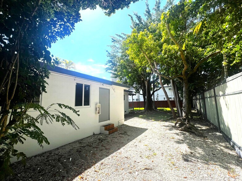 Building Photo - 2720 Shipping Ave