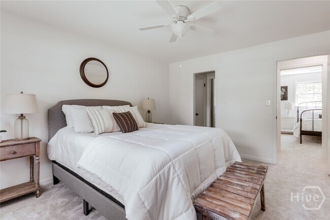 Building Photo - 315 Davis St