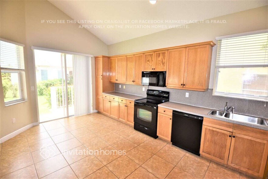 Building Photo - 2736 Misty Oaks Cir