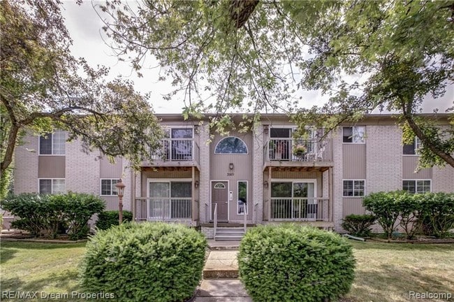 Primary Photo - 3501 W 14 Mile Rd