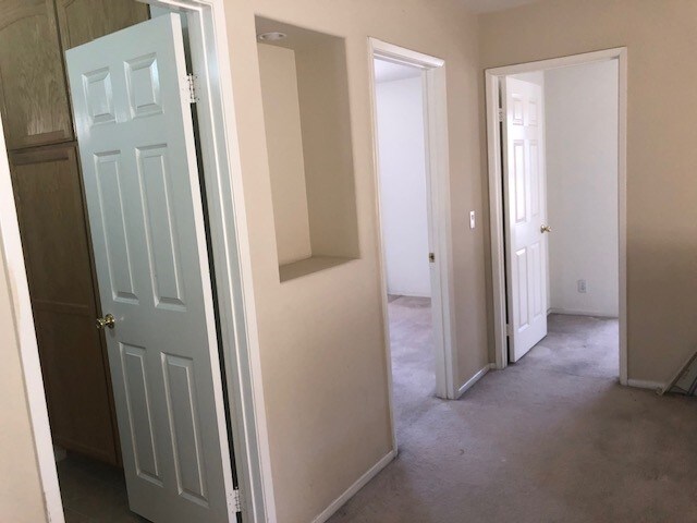 Building Photo - 440 Hart Dr