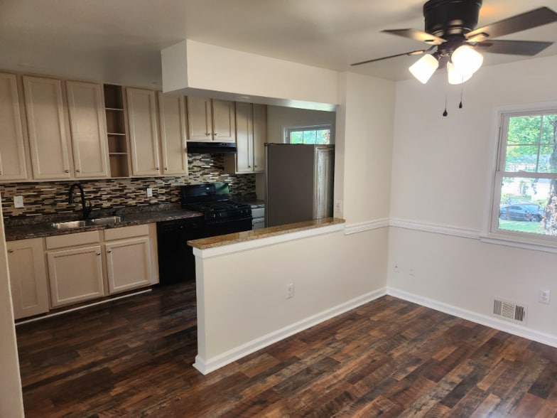 Building Photo - 14402 Fontaine Ct