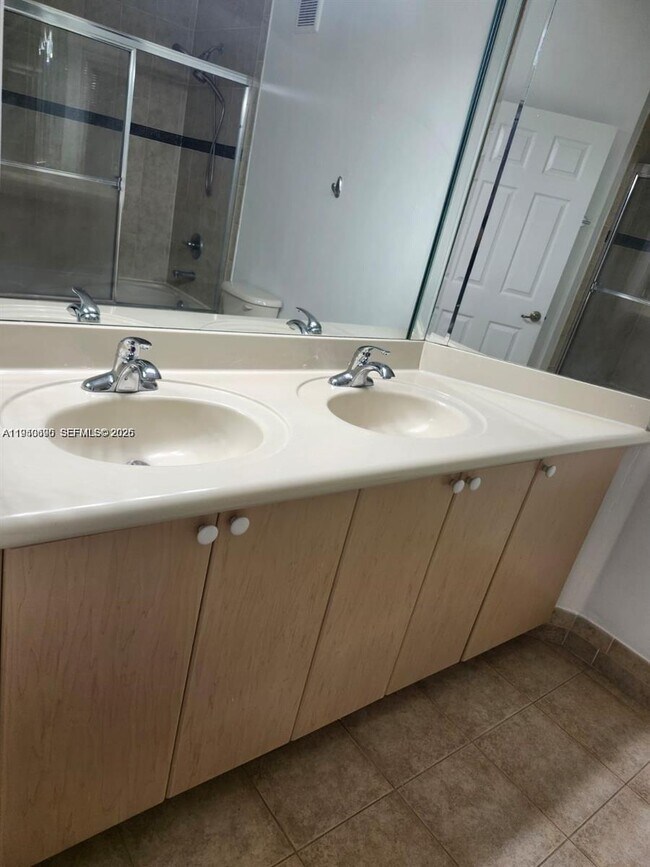 Building Photo - 12193 SW 124th Ct