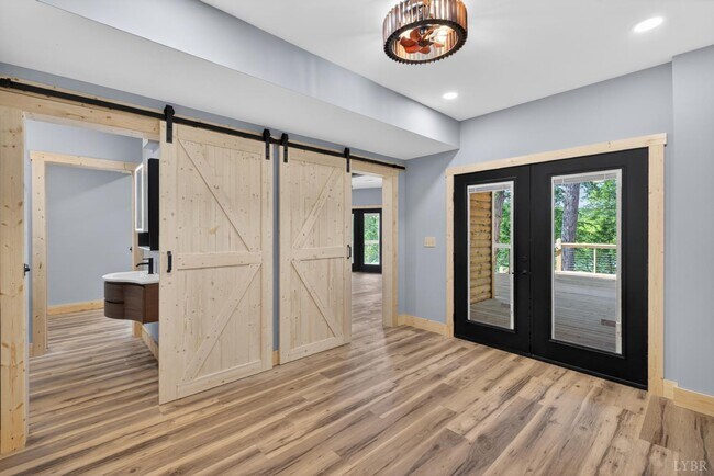 Building Photo - 308 Acres Ct