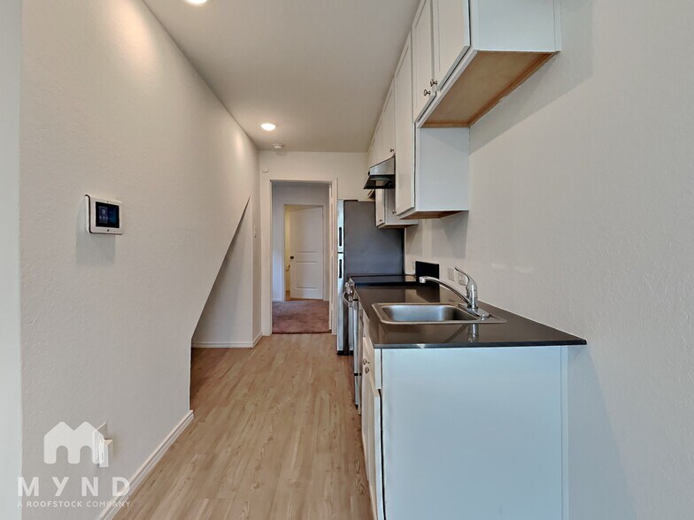 Building Photo - 7157 Elm Cv