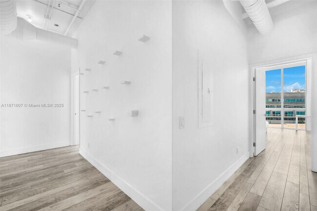 Building Photo - 3029 NE 188th St