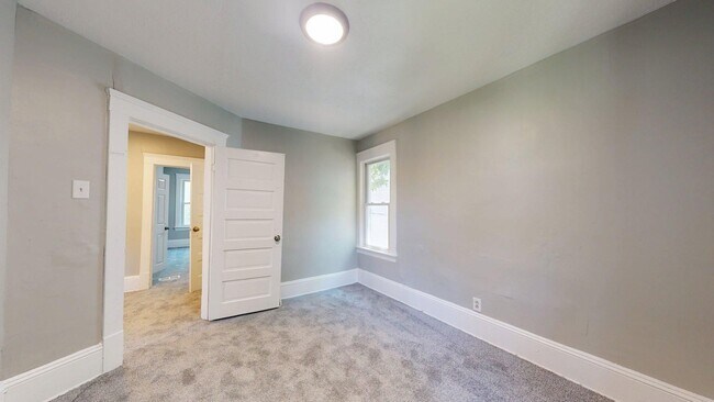 Building Photo - Cudell/West Blvd neighborhood; 4 bedroom/1 bath single family house for rent!
