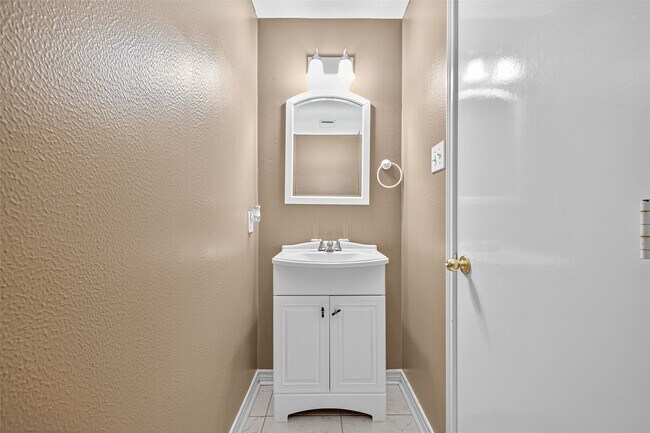 Building Photo - 19419 Arbor Pines Ln