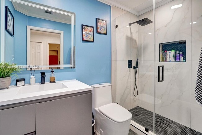 Building Photo - 311 SW 203rd Ave