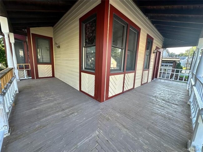 Building Photo - 118 W Main St