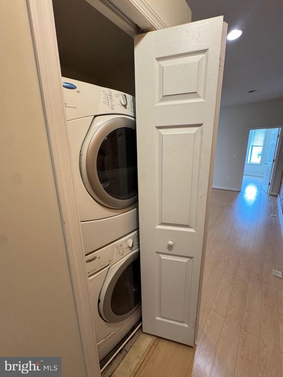 Building Photo - 445 E Fort Ave