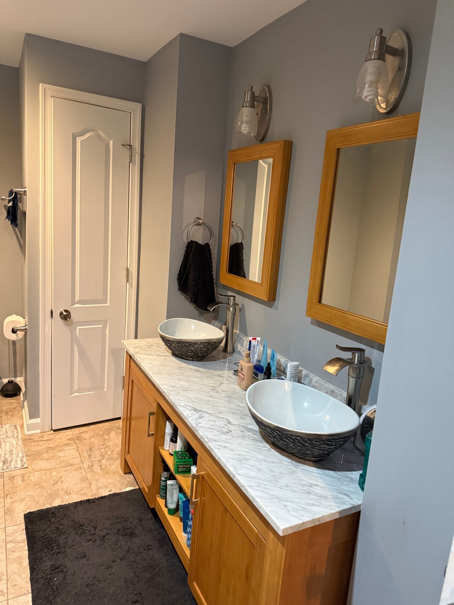 Bathroom with double sinks - 10013 Wamsley Ct