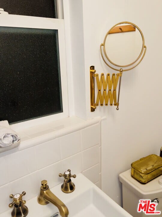 Building Photo - 459 N Bandini St