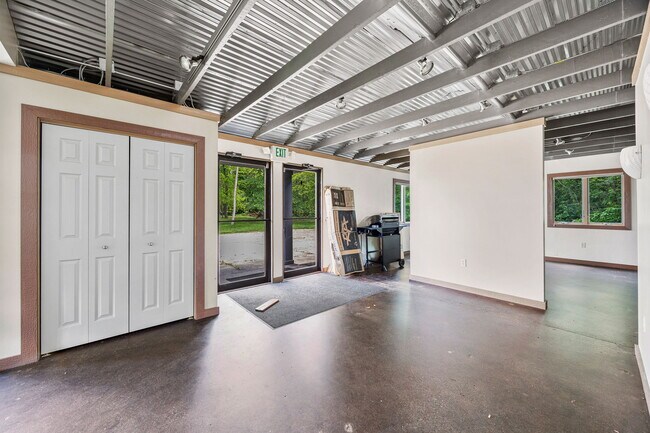 Building Photo - 2406 Schumacher Dr