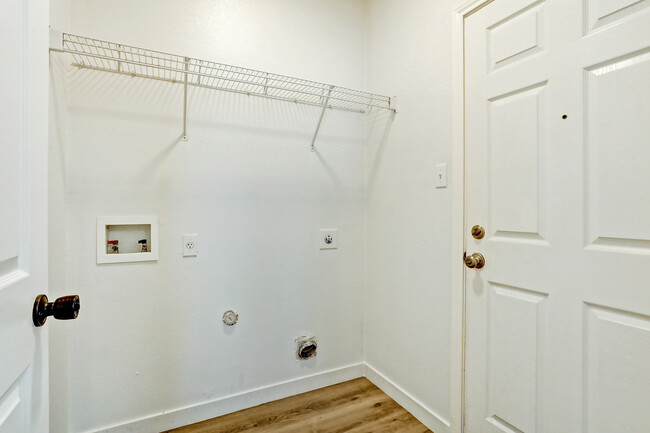 Laundry Room - 128 Almquist St