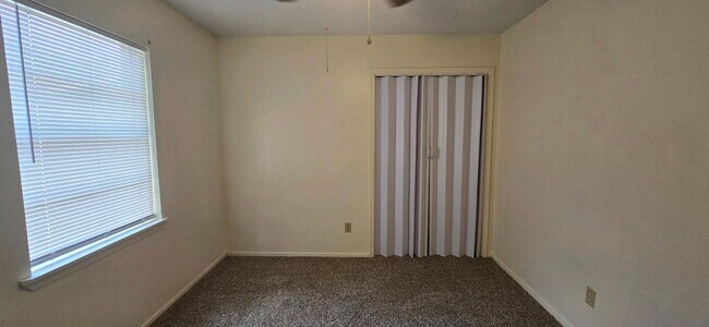 Building Photo - Coming Soon! Cozy 3 Bedroom Unit!