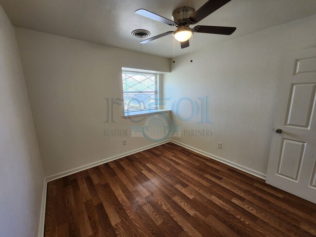 Building Photo - 29 Brookview Dr