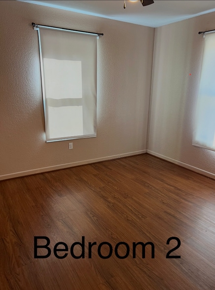 Building Photo - 702 N Ridge St