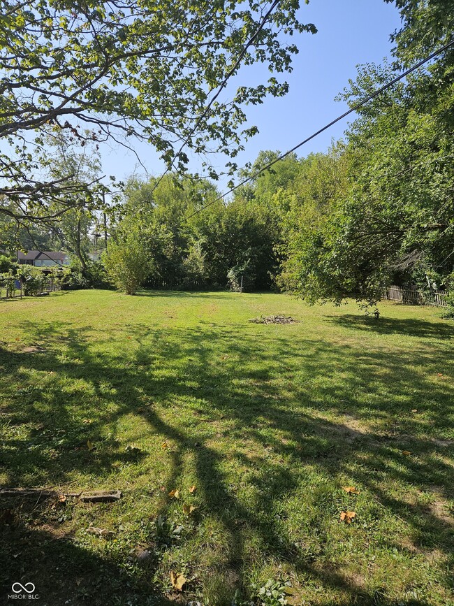 Building Photo - 2107 W Coil St