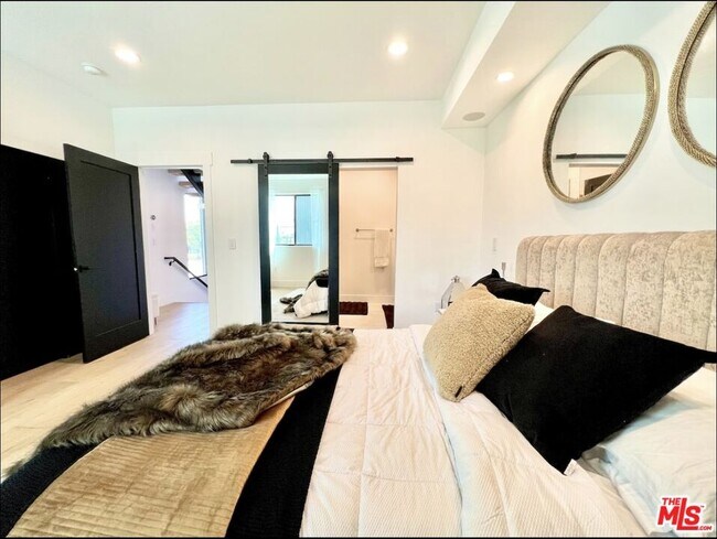 Building Photo - 11326 Victory Blvd