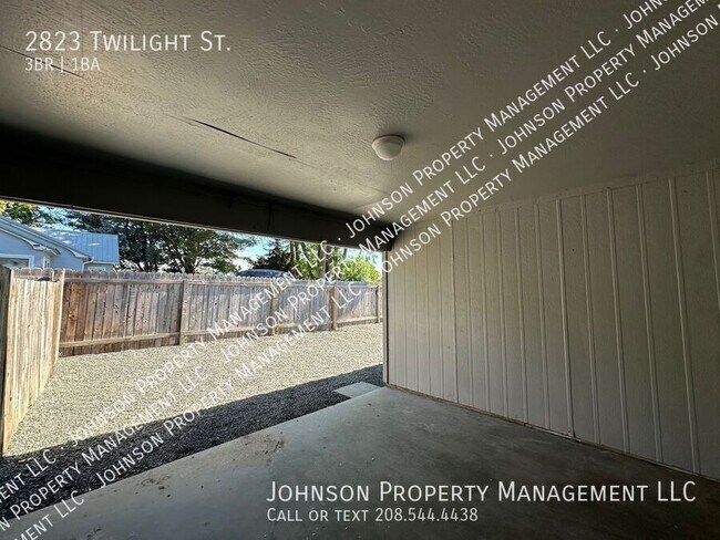 Building Photo - 2823 Twilight St