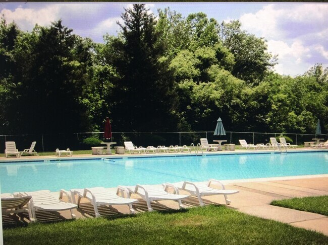 Building Photo - 48 Eaves Mill Rd