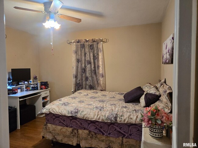 Building Photo - 815 Morris St