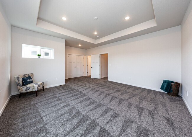 Building Photo - End Unit 3 BedTownhome in Mountain Shadows