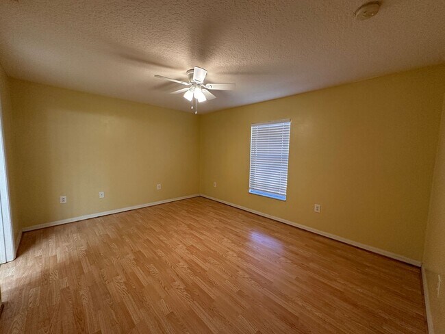 Building Photo - Palm Coast Charm