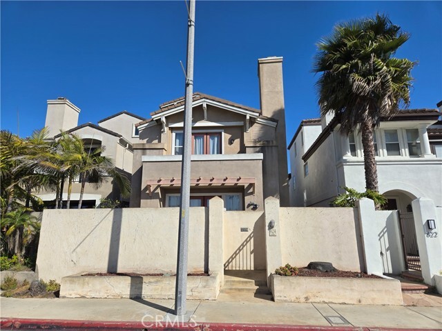 Building Photo - 624 Goldenwest St