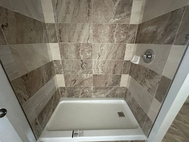 Building Photo - Nicely remodeled home