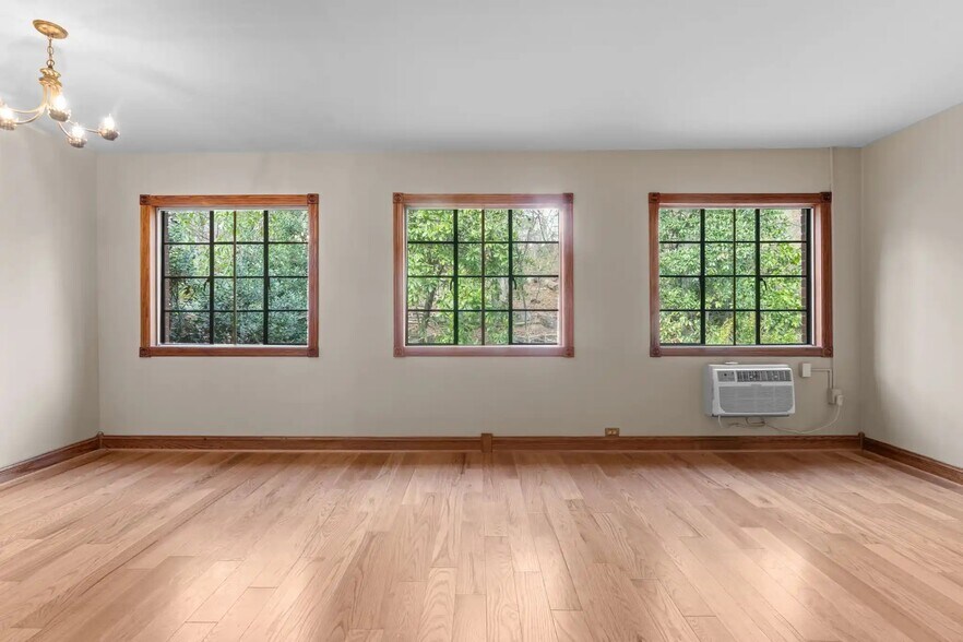 Building Photo - 1649 Preston Rd