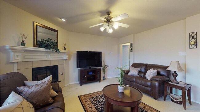 Building Photo - 9948 Southgate Dr