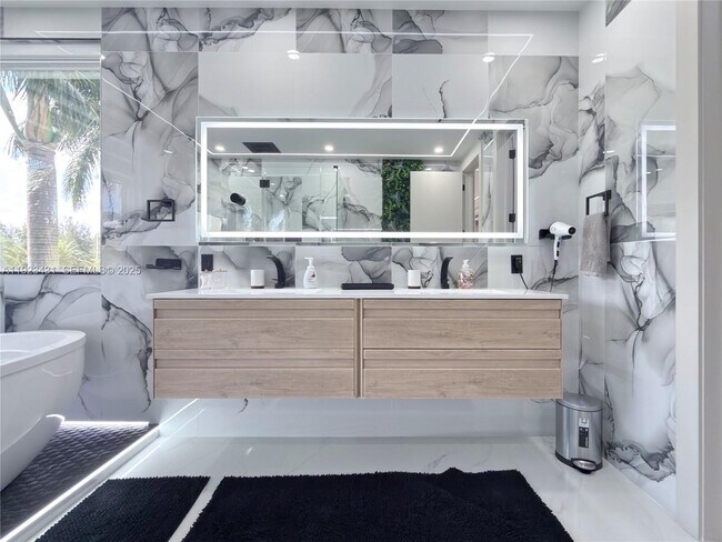 Building Photo - 10098 NW 74th Terrace