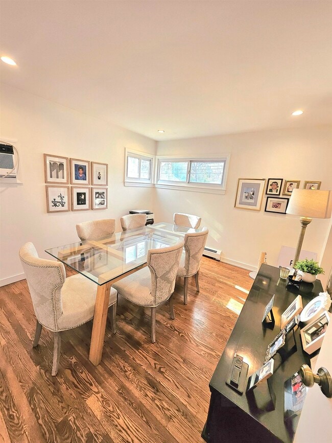 Building Photo - 301 E Glen Ave