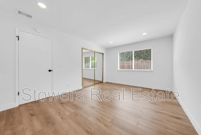 Building Photo - 216 Joaquin Dr