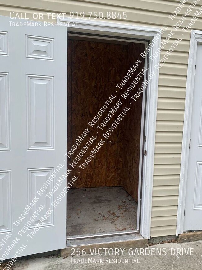 Building Photo - 256 Victory Gardens Dr