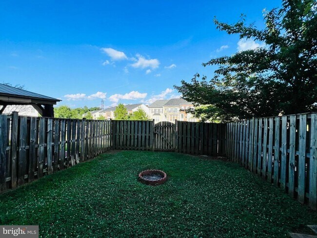 Building Photo - 16811 Sweeney Ln