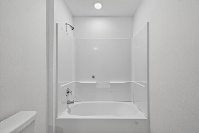 Building Photo - 27130 Breakaway Ln