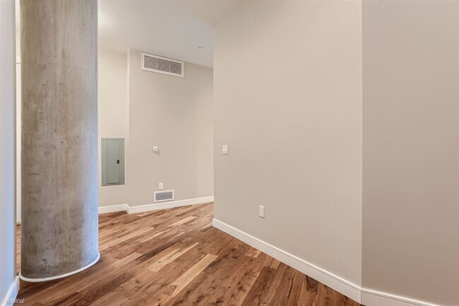 Building Photo - 1 br, 1.5 bath Condo - 4200 West 17th Aven...